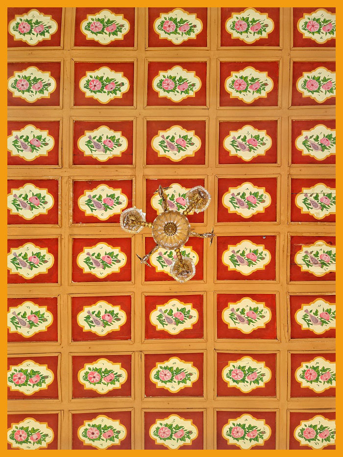 Shiraz Tabesh Boutique Hotel