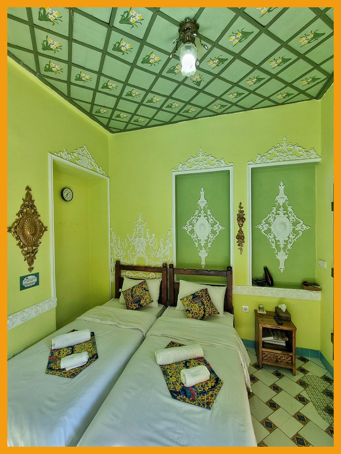 Shiraz Tabesh Boutique Hotel