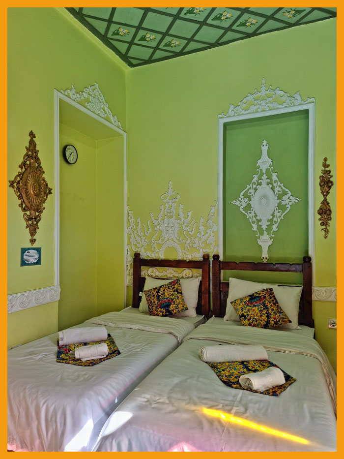 Shiraz Tabesh Boutique Hotel